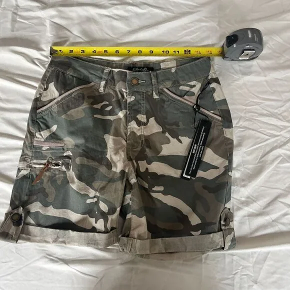 CHARLIE B Cuffed Cargo Shorts Green Tan Camo Zipper Pockets Womens 28 Waist - Picture 10 of 11